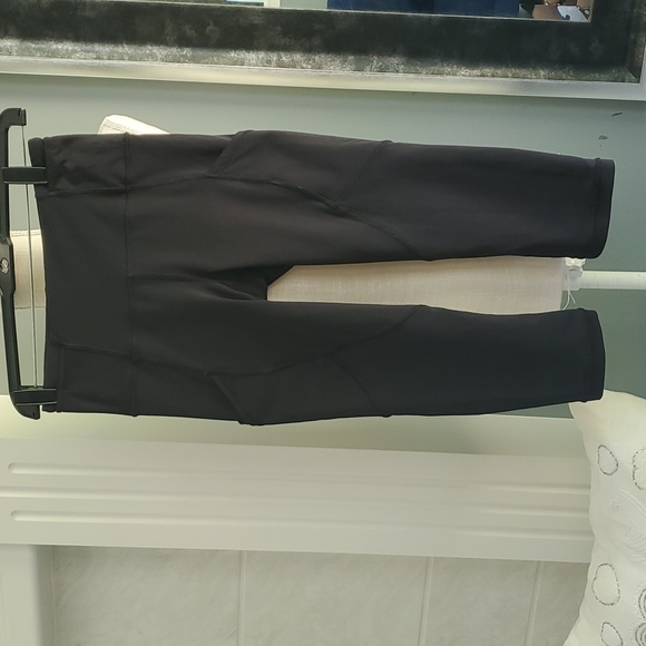 LULULEMON CAPRI LEGGINGS - Picture 1 of 12